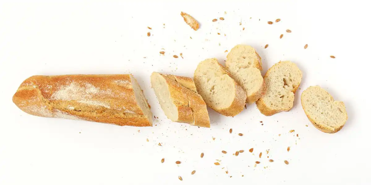 Na diecie trzustkowej polecane jest jasne pieczywo, a przeciwwskazane jest to z mąki pełnoziarnistej.