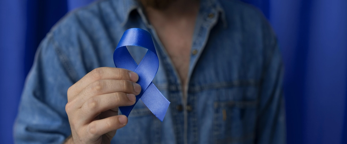 Mężczyzna ze wstążką raka prostaty