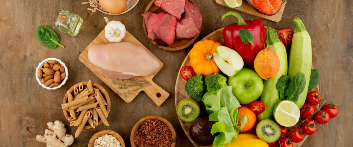 Widok z góry na różne grupy jedzenia