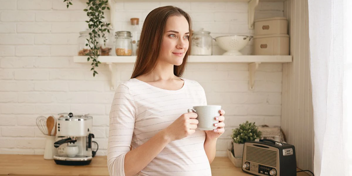 Dieta w ciąży może uwzględniać 1-2 małe filiżanki słabego naparu kawy.