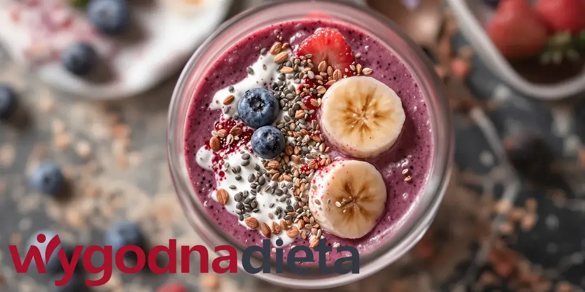 koktajl owocowy z jogurtem naturalnym i nasionami chia