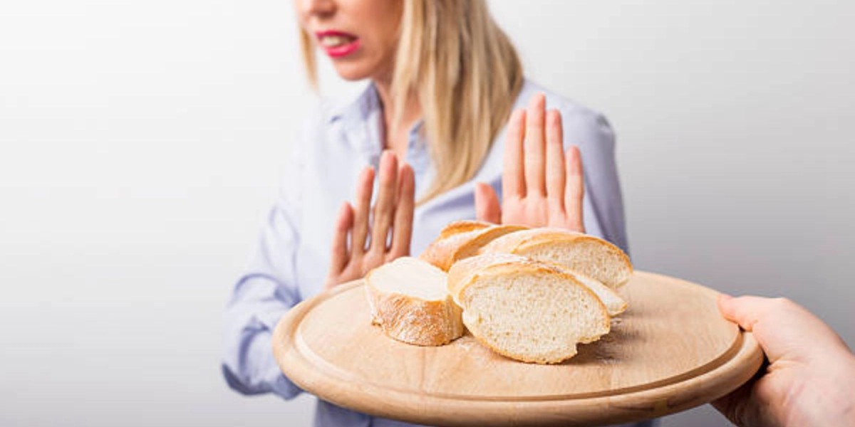Kobieta odmawia chleba