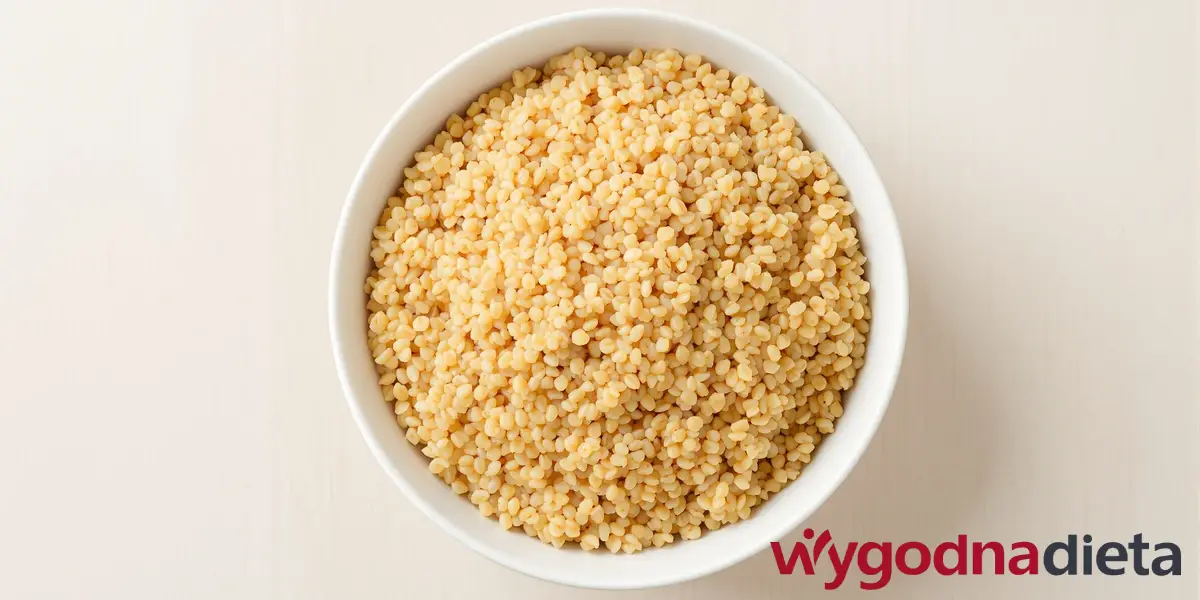 komosa ryżowa w misce porcelanowej