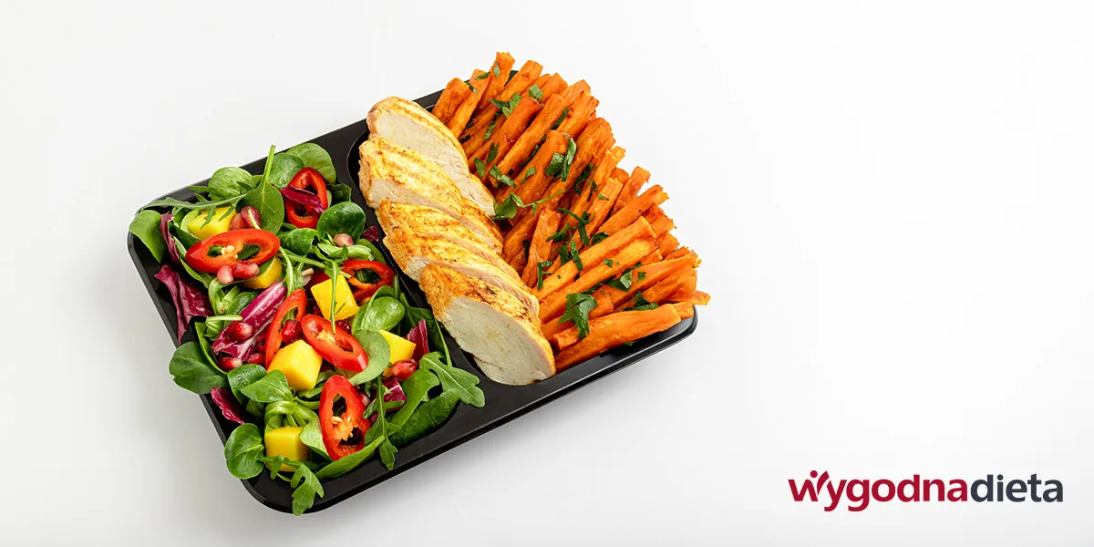 kurczak z batatem i sałatką