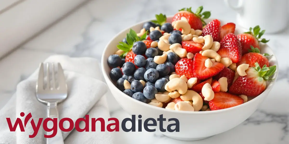 borówki i truskawki z orzechami nerkowca