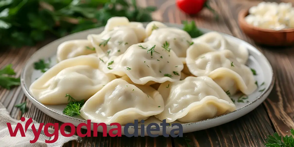 postne, wigilijne pierogi z farszem z kapustą i grzybami