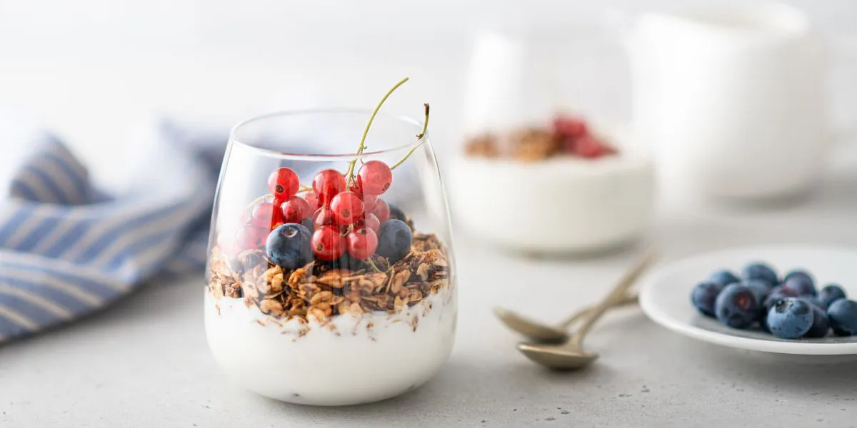 zalety i wady diety jogurtowej według dietetyka